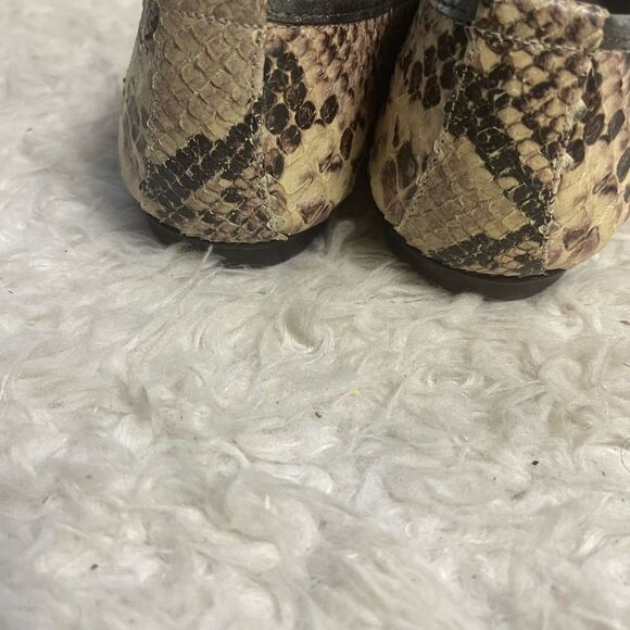 Saks Fifth Avenue leather Snakeskin Pattern Flats beige & gray bow accent.SZ8.5M - Picture 4 of 10
